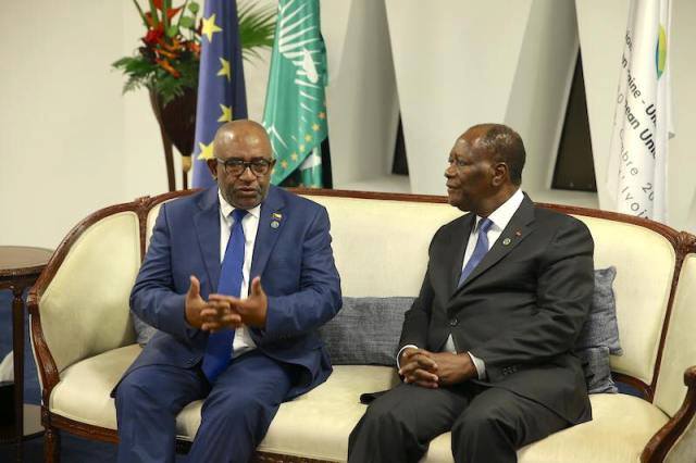 En marge du Cinquième Sommet UA-UE d’Abidjan, le Président de l’Union des Comores, SEM. AZALI Assoumani a rencontré le Président de la République de Côte d’Ivoire, SEM. Alassane OUATTARA le mercredi 29 novembre 2017.